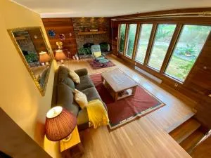 The Country Barn - Bowser