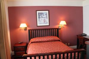 James Bay Inn Hotel, Suites & Cottage