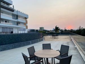 Apartamento Moderno - Piscina Borda Infinita - Vista magnífica para o mar