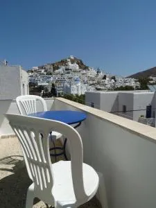 Four Seasons Rooms & Apartments - Ios