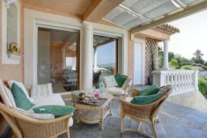 Villas Villa de 3 chambres avec vue sur la mer piscine privee et jardin clos a Frejus a 7 km de la plage : photos des chambres
