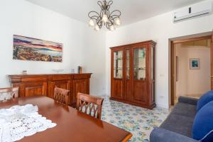 Comfy Apt 4 sleeps right in the centre