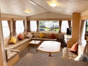 Devon Barnstaple Self Catering Tarka Holiday Park Free Wi-Fi Spacious Static Caravan sleeps 4 Pets allowed location Devon EX31 4AU Just 6 miles from Saunton Sands Please note no sign written vehicles are allowed to park on the holiday park overnight - Pilton