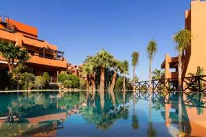 Precioso apartamento con jardín y piscina comunitaria - Buenas Noches