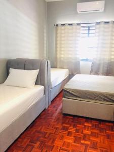 Alimama Guesthouse Melaka with Balcony