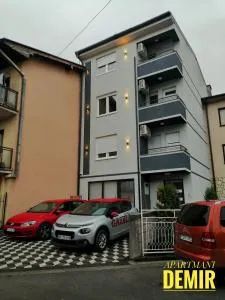 Demir Apartmani - Zlatarevina