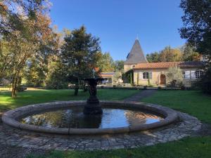 Maisons de vacances Gite du Moulin de la Virvee : photos des chambres