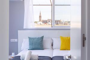 City Center Deluxe Sky View by Valcambre
