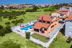 Luxury villa Hedone with pool & whirpool in Pula near the beach