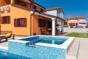 Luxury villa Hedone with pool & whirpool in Pula near the beach