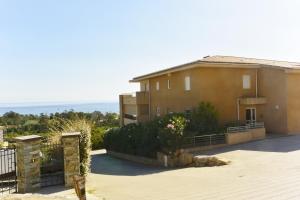 PAOLINA C1- vue mer- proche commerces