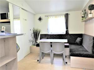 Maisons de vacances Mobil home 2 chambres a Saint-Jean-de- : photos des chambres