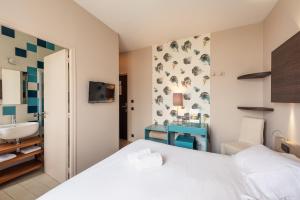 Hotels Otonali Hotel : Chambre Double avec Vue sur la Place