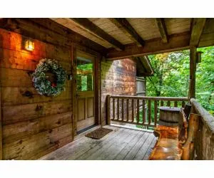 Peekaboo with Hot Tub, Pool Table, and Jacuzzi - Henderson Springs