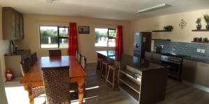 Whole House! Sleeps 6 with Solar Power and Pool