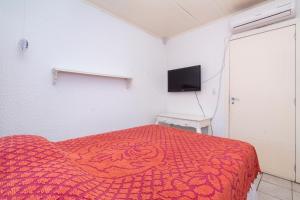 CASA COM PISCINA EM MORRINHOS - RUA HORTÊNCIA