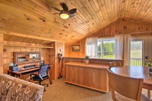 Quaint Gilford Apt with Fire Pit and Pool Access!