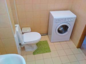 Уютная квартира на метро Харьковская 3 минуты пешком