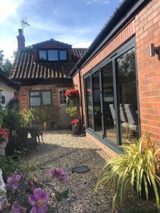 HAYFIELD COTTAGE spacious detached luxury home