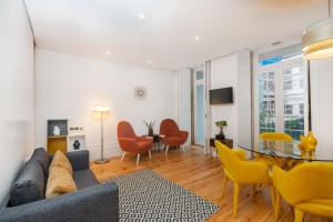 Low Cost Parking - Private Garden - Almada 392