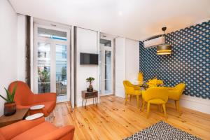 Low Cost Parking - Private Garden - Almada 392