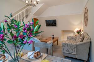 Kent Cottage - Town centre, with parking