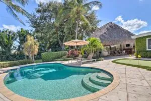 Poolside Paradise with Tropical Hut in Palm Beach - Palm Beach Gardens