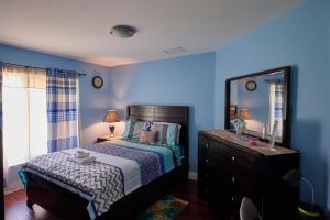 Fabulous Hollywood Living Space