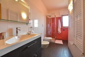 Deluxe Room (2 Adults + 1 Child)