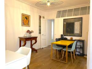 Appartements Real Parisian apartment with 2 bedrooms and AC : photos des chambres