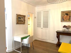 Appartements Real Parisian apartment with 2 bedrooms and AC : photos des chambres