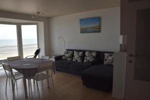 Valentino 0401 - 2 bedrooms 6p - stunning sea view - centrally located