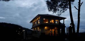 Boros Resorts Binsar