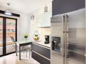 Samya Apartment by LovelyStay