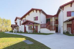 Appart'hotels Residence Nemea Le Domaine d'Uhaina : photos des chambres