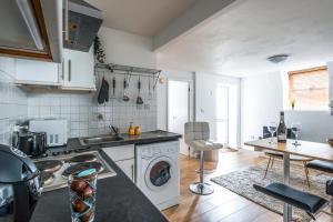 Cosy flat in Free Parking Area, Next to Bus Stop