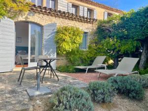 B&B / Chambres d'hotes Domaine de l'Enclos : Chambre Double - Vue sur Jardin