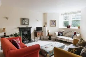 SUNNYSIDE APARTMENT - Spacious 2 Bedroom Ground Floor with Free Parking In Kendal, Cumbria - Skelsmergh