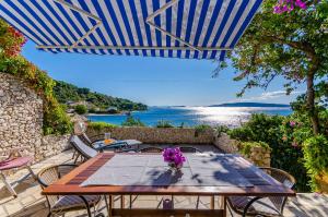 House Zdenka - 3hvězdičkové hotely ve městě Okrug Donji