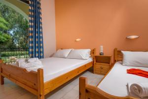 Helen & Theo Studios