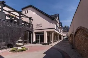 考斯特拉城堡旅舍 - 奥博尔尼基