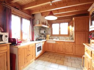 Chalets Chalet Les Carroz d'Araches, 4 pieces, 8 personnes - FR-1-572-243 : photos des chambres