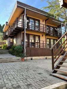 Hotel Eco Village - Nizhneye Armyanskoye Ushchelʼye