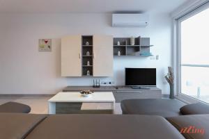 Pretty Beachfront Penthouse in Mellieha