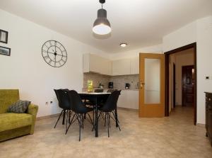 Apartment Stinjan 1868