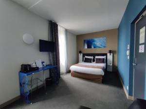 Hotels The Originals Boutique, Hotel de l'Univers, Montlucon (Inter-Hotel) : Chambre Triple