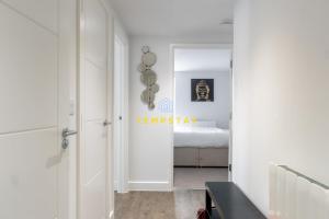 HIGH SPEC MODERN APARTMENT PRIME LOCATION! PARKING