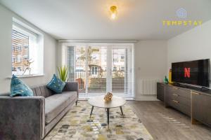 HIGH SPEC MODERN APARTMENT PRIME LOCATION! PARKING - By Tempstay