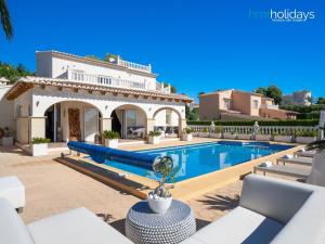 Villa Eliana by HMR Holidays