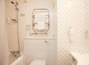 Double Room room in Two Brewers Hotel by Greene King Inns